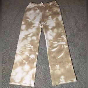 Abercrombie and Fitch Flare Sweats!🤍